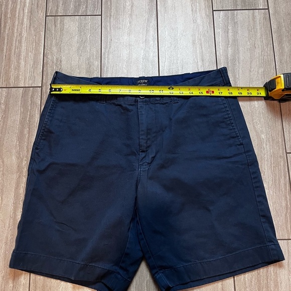 J. CREW 9" inseam Grammercy Shorts, Navy - size 36 - Picture 3 of 6